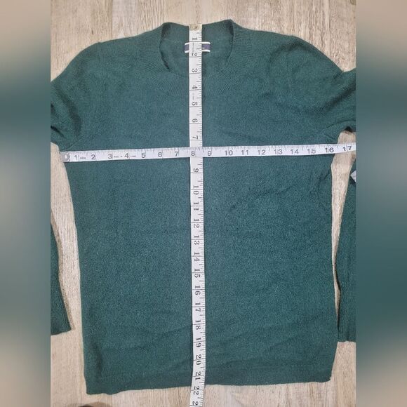100% CASHMERE MEDIUM WEIGHT SWEATER lightly worn J.Crew w-xs dark green. - Picture 4 of 9